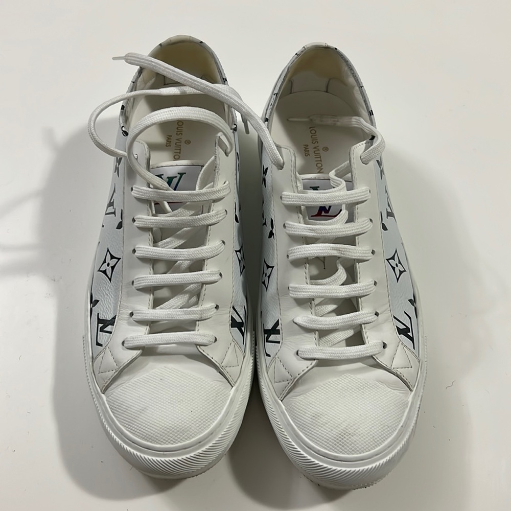 Louis Vuitton sneakers LV size 7 of regular size 9.